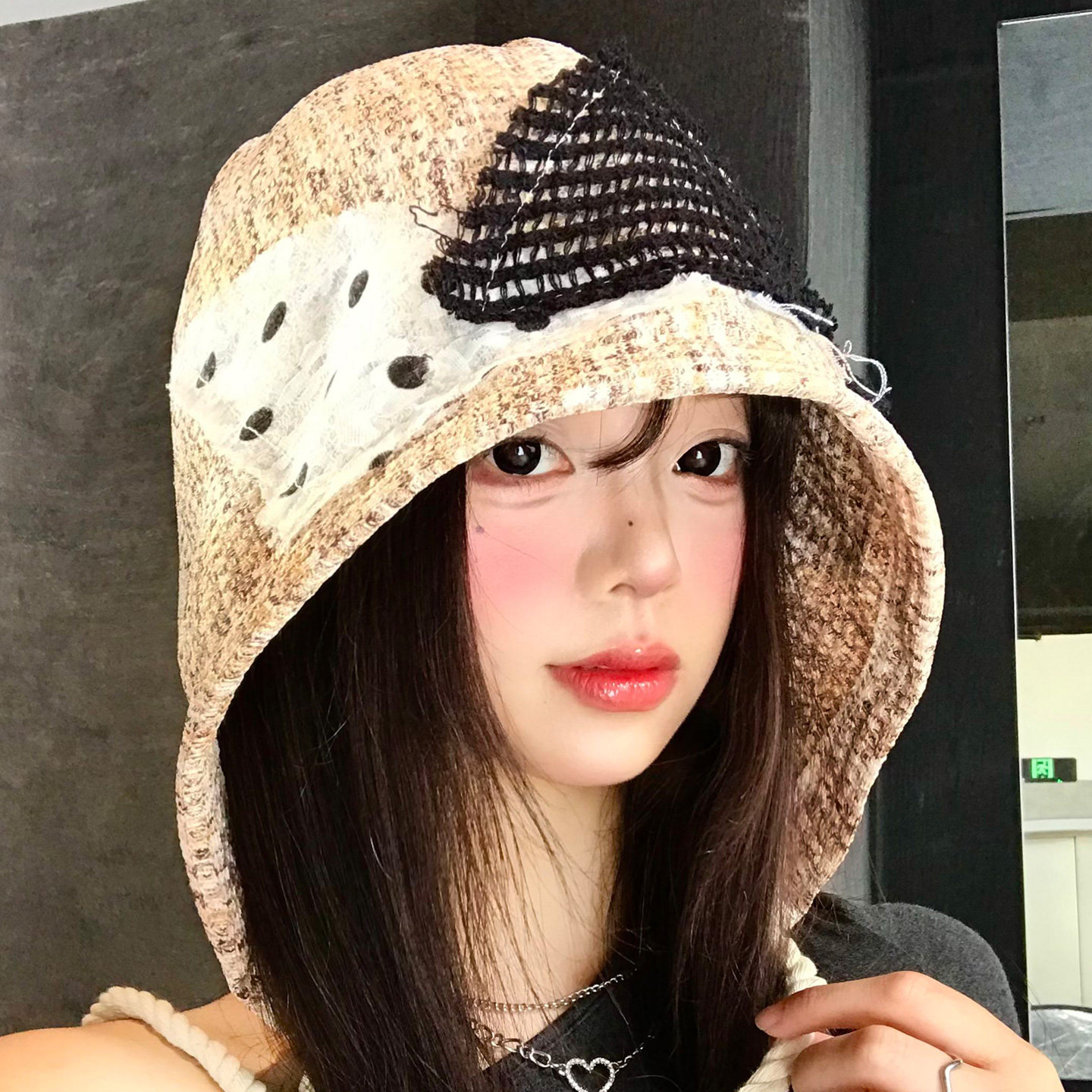 拼接贴布绑带包头帽女2026新款小众设计感显脸小出游时尚套头帽子