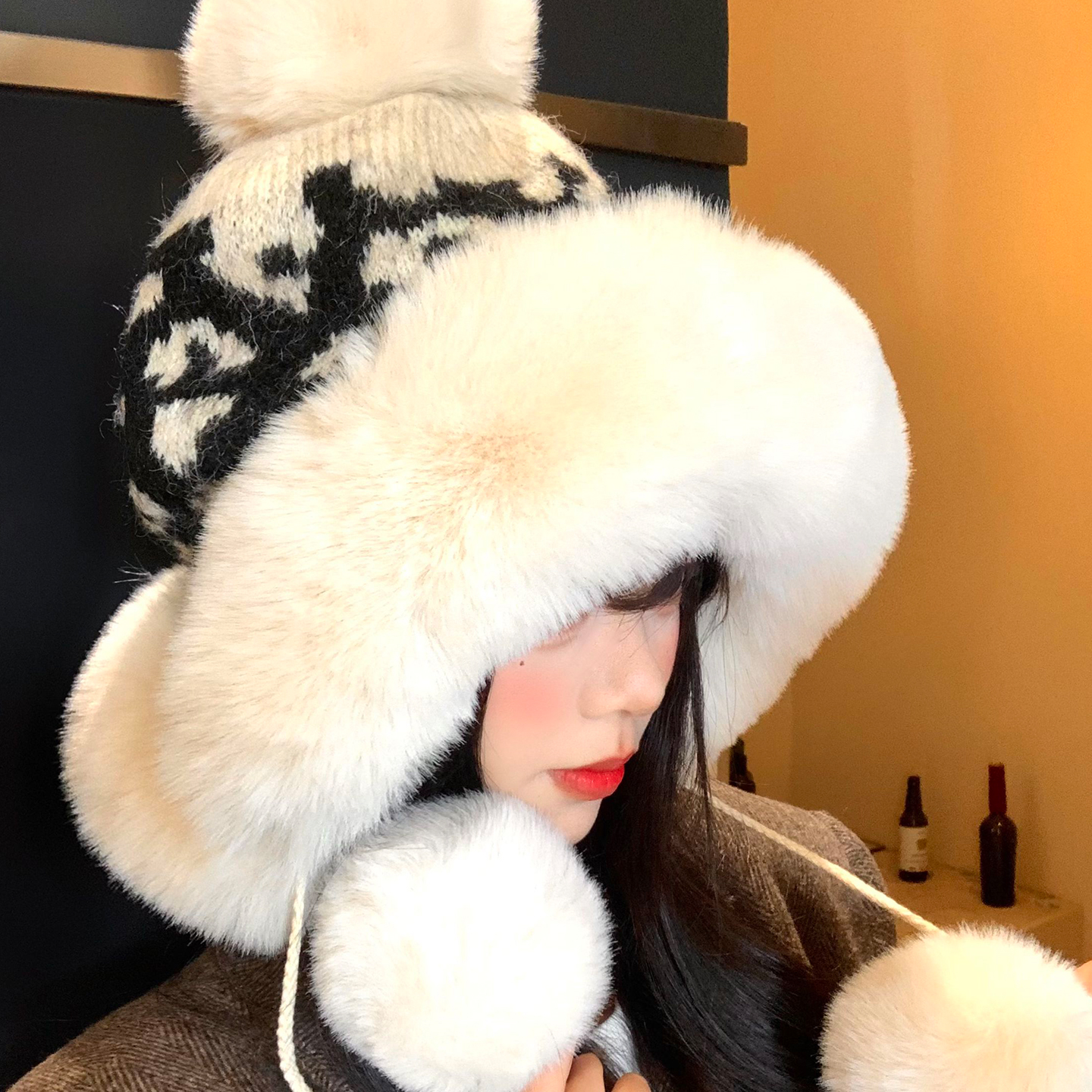 费尔岛提花毛球针织护耳帽女冬季