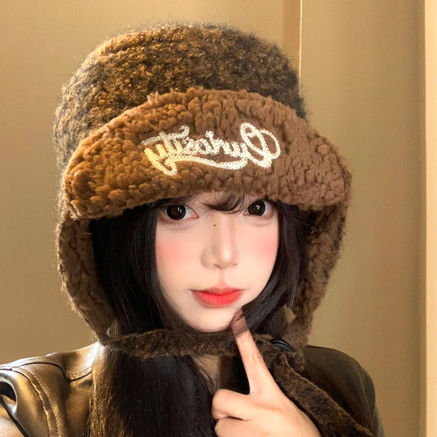 字母刺绣羊羔毛绒雷锋帽女冬季