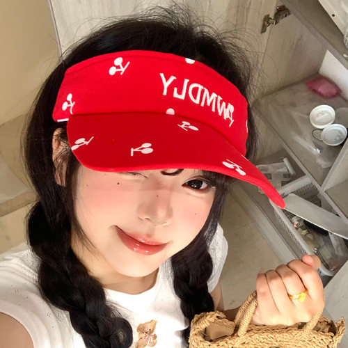 甜美红色樱桃字母刺绣空顶帽女夏
