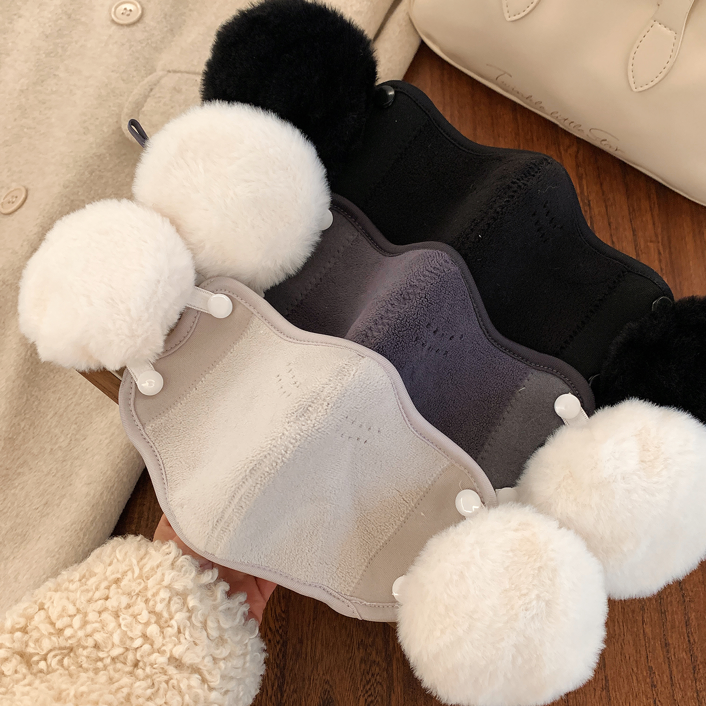 高颜值保暖毛绒口罩护耳罩二合一