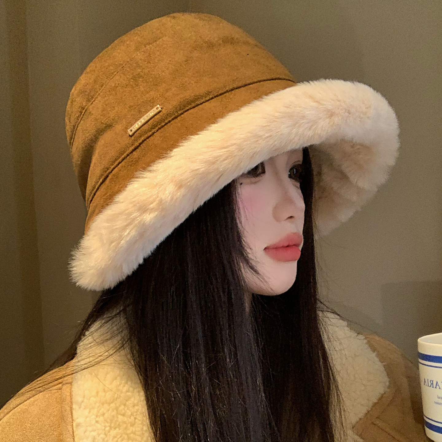 麂皮绒毛绒渔夫帽女冬季显脸小