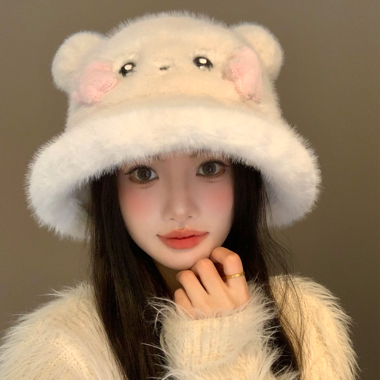 可爱小熊耳朵毛绒渔夫帽显脸小