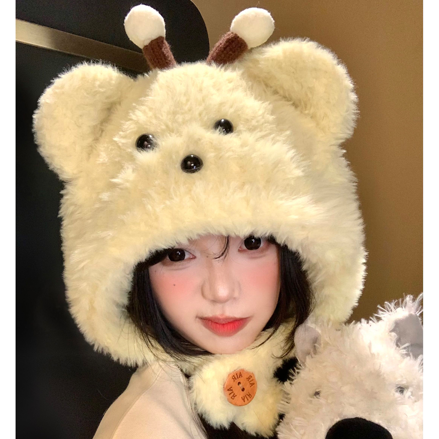 可爱蜜蜂小熊毛绒针织帽女秋冬季