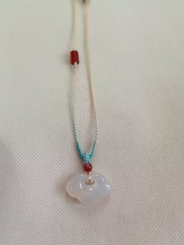 祥云锁吊坠白玛瑙玉器挂件新疆宝石光冰山翠项链玉坠