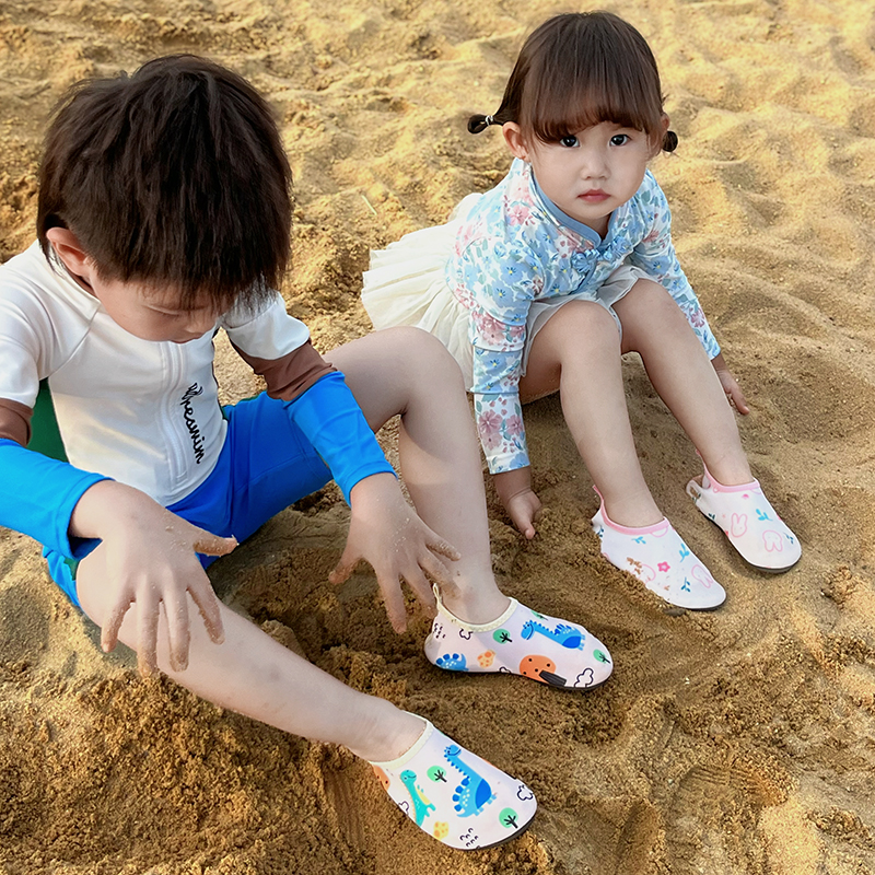 儿童沙滩鞋新款女童防滑男孩户外凉拖鞋涉水海边可下水软底溯溪鞋