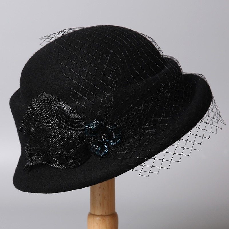 2025秋冬季新款赫本风羊毛呢网纱花朵盆帽女韩版优雅时尚帽子保暖