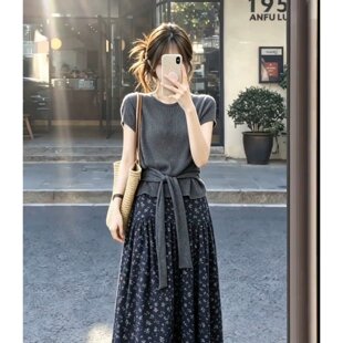 韩系chic短袖连衣裙子女夏季2026新款梨型身材穿搭碎花半身裙套装