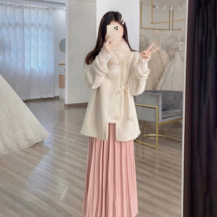 新中式盘扣毛呢外套女秋冬高级感2025新款气质名媛小香风粉色大衣