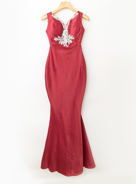 新款时尚聚会派对生日晚礼服裙 高腰珠子 挂脖V领无袖演出晚宴裙