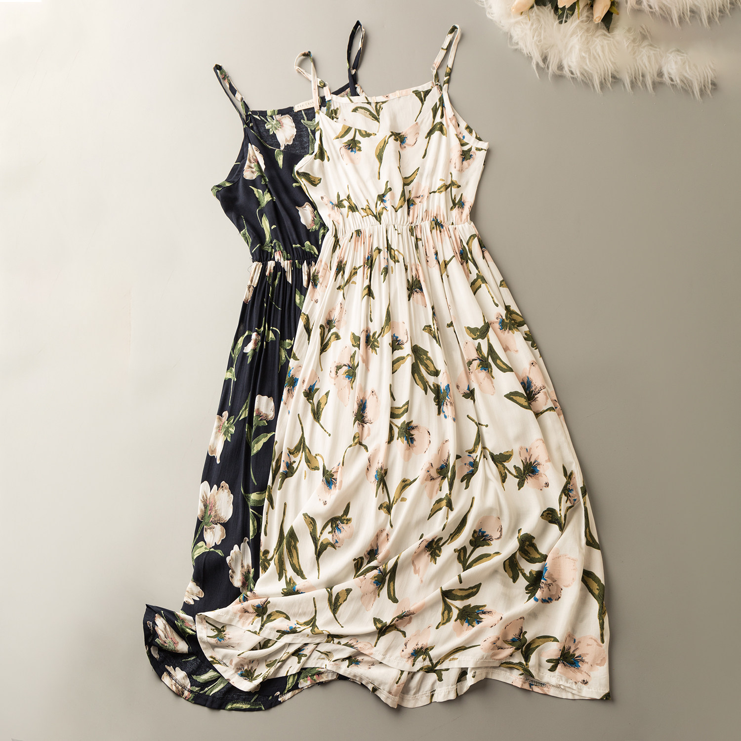 夏季外贸韩版时尚新款   青春休闲   百搭减龄   V领吊带连衣裙