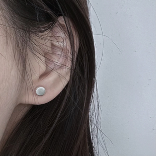 小圆饼 999足银耳钉防过敏养耳洞简约小巧基础款圆形百搭耳饰男女