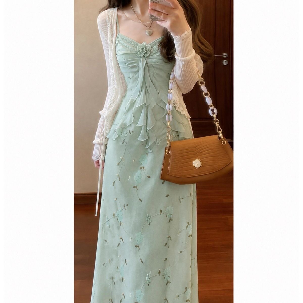 夏日海度假绿碎花吊带连衣裙套装图片