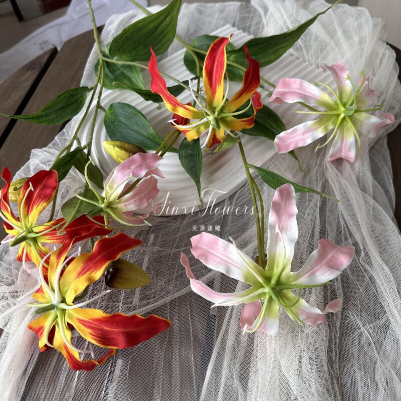 仿真花嘉兰火焰百合3头高枝花材假花婚礼装饰吊顶花排婚庆装饰花
