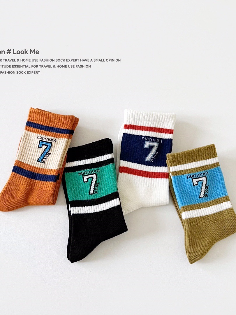 米若克童袜23137儿童棉袜秋冬款学院风字母数字款中筒袜棉袜