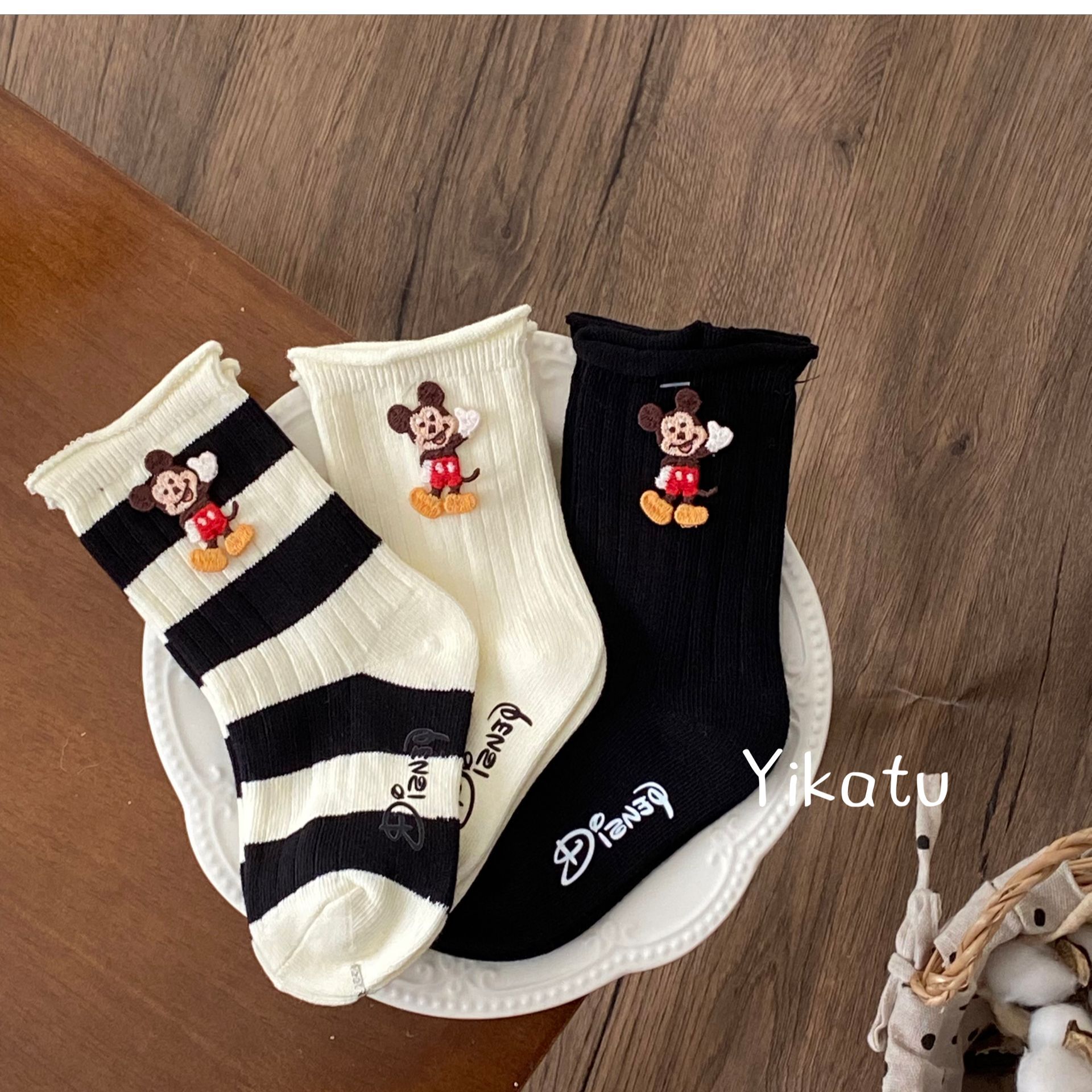 伊卡兔童袜米奇立体饰品黑白无骨抽条童袜手工缝制木耳边纯色袜子
