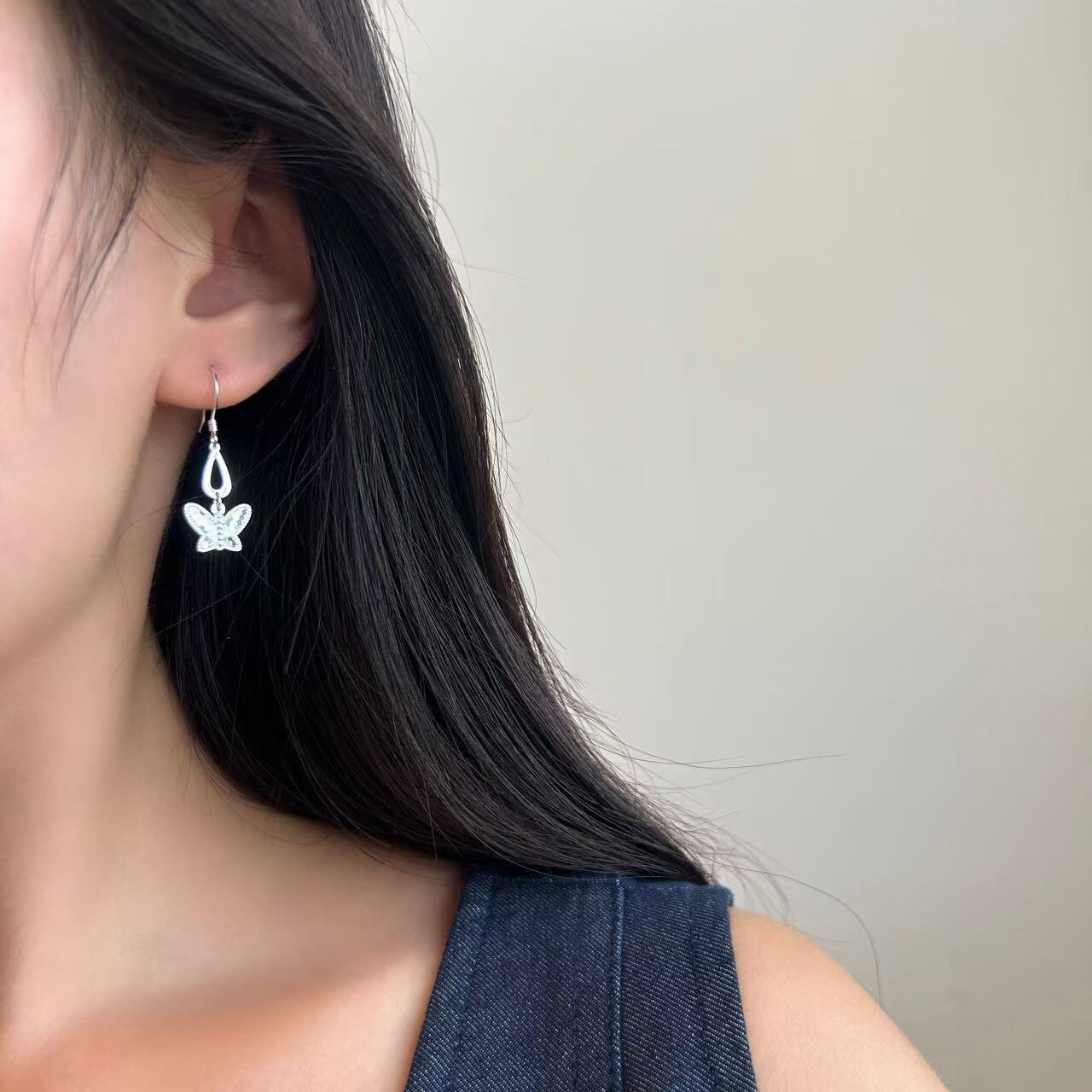 S925纯银碎冰冰蝴蝶耳环女轻奢高级时尚耳钩小众气质百搭耳坠批发