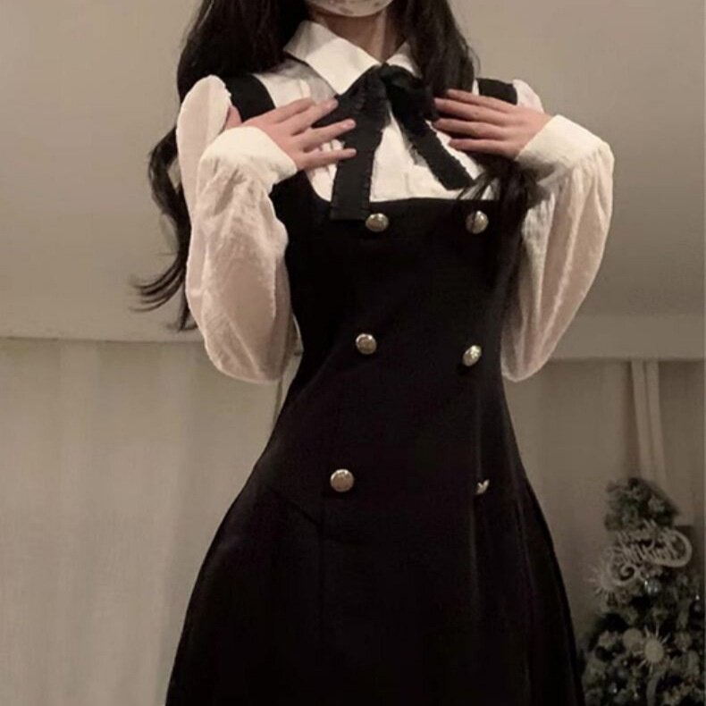 秋季2026年新款女富家千金收腰显瘦学院法式背带假两件连衣裙子女