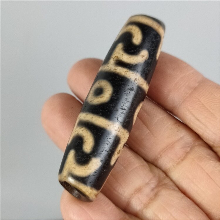 供应珠宝西藏老矿玛瑙大孔玉髓天珠风化纹莲师法器天珠藏式天珠