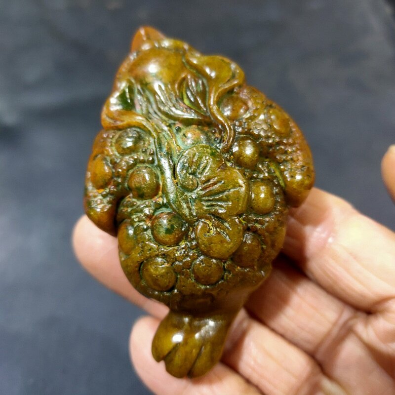 厂家货源仿古做旧工艺品岫玉雕刻玉石手把件挂件双鱼金蝉玉斧