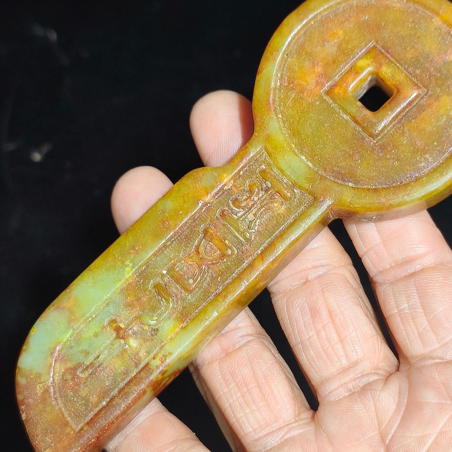 批发岫玉高古玉明清古玩玉器玉石把件做旧钥匙吊坠挂件摆件工艺品