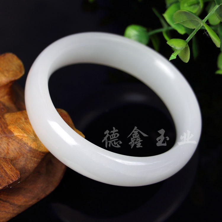阿富汗白玉 青白玉手镯羊脂白 冰丝玉女款玉石镯子福豆