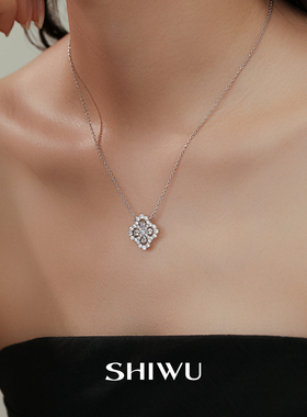 2026新款锆石四叶草毛衣链轻奢