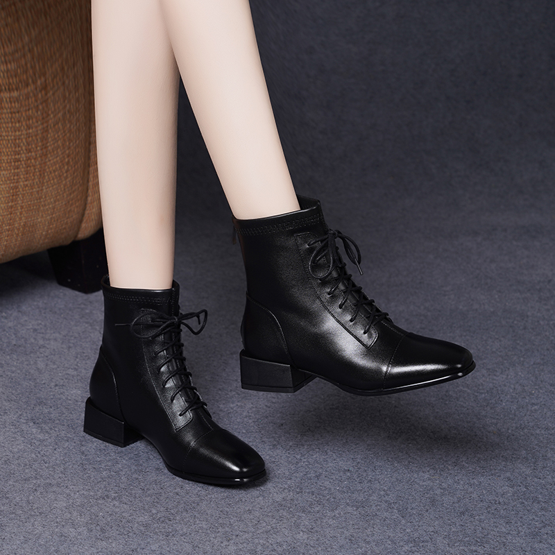 新款靴子2025切尔西马丁靴女粗跟英伦风短靴中跟鞋秋冬女鞋1112h