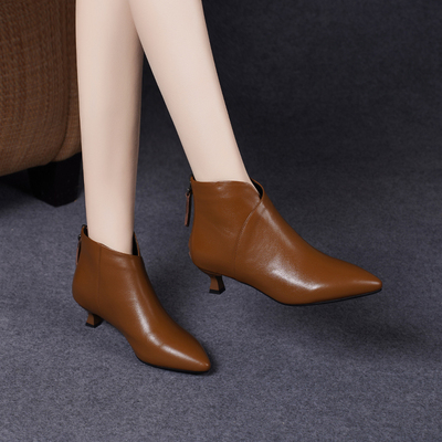 时尚靴子2025秋冬季尖头细跟短靴女中跟皮鞋踝靴小跟加绒女1113h