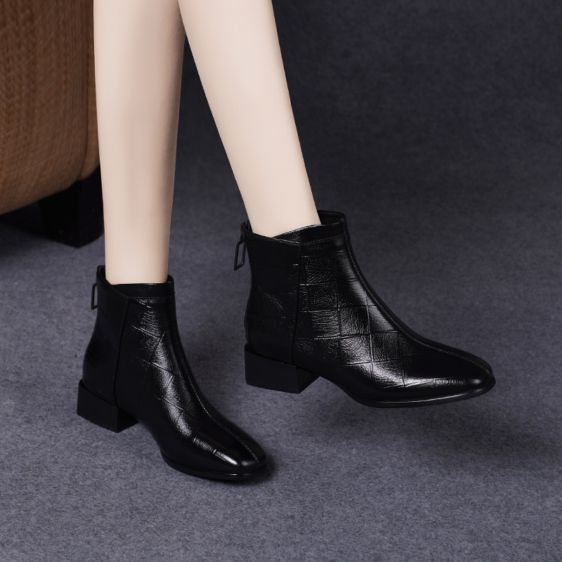 新款靴子2025切尔西短靴女粗跟中跟单靴秋冬皮鞋方头马丁靴1112h