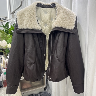 2025冬新款韩版时尚羊羔毛翻领短款皮羽绒外套女宽松保暖皮夹克衫