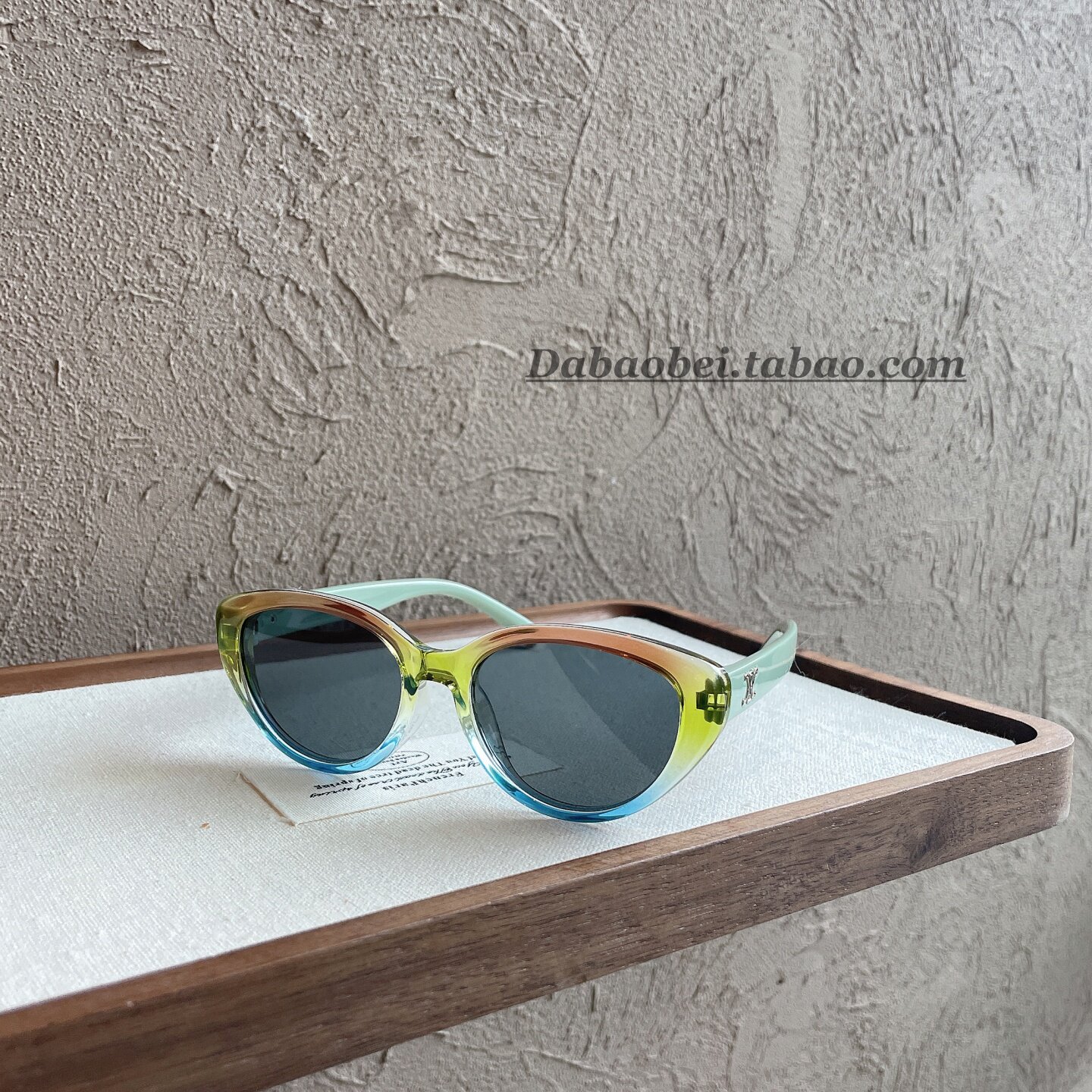 复古猫眼太阳镜女高级感彩色镜框防紫外线墨镜男女通用椭圆形遮阳