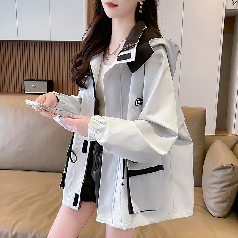 风衣外套女春秋2025新款韩版宽松大尺码收腰显瘦冲锋衣户外登山服