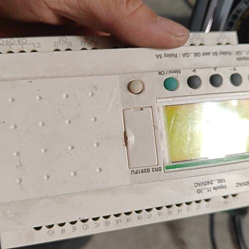 议价施耐德逻辑控制器SR3 B261FU 二手的 上电显字