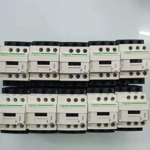 议价施耐德直流接触器LC1D09BD,线圈电压24VDC,图片已