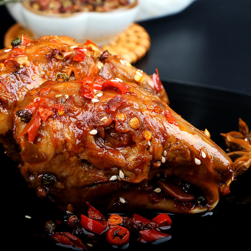 四川特产麻辣兔头2只装厂家直供卤味即食冷吃兔头五香