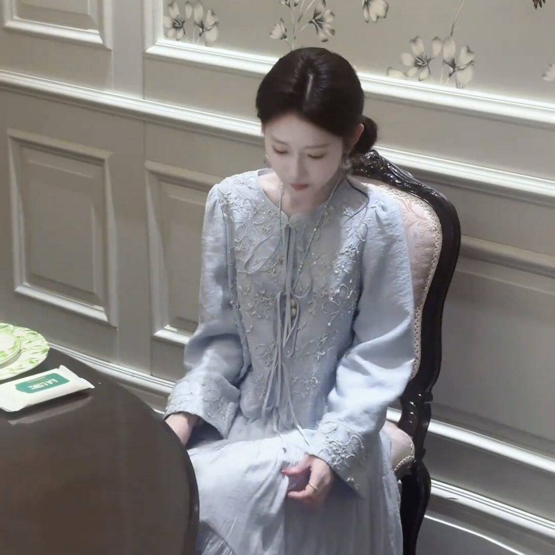 2026年春秋季新款女装雾霾蓝长袖外套中长百褶裙女打卡拍照套裙