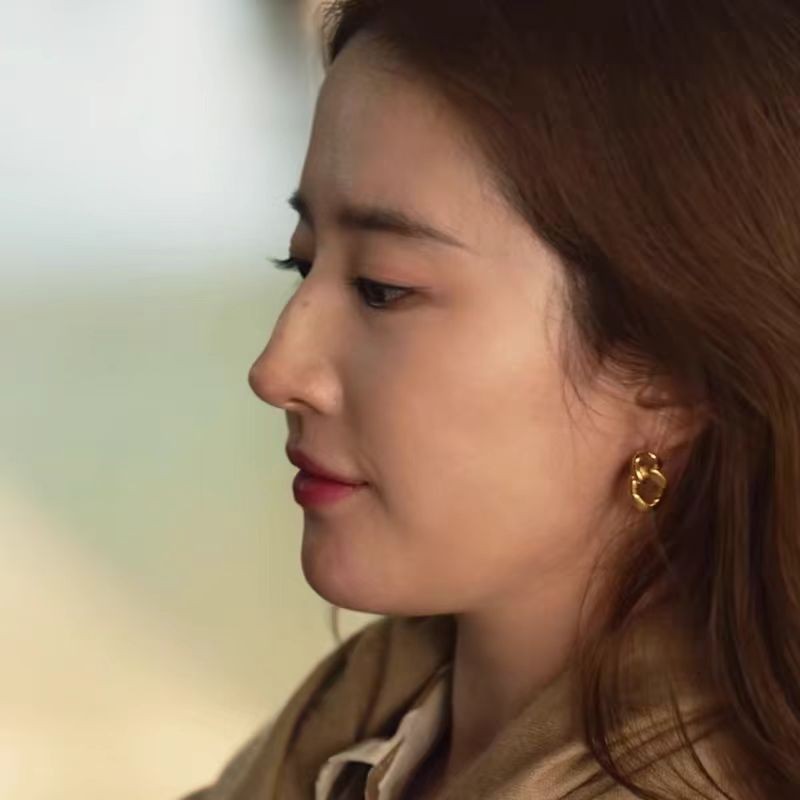 奥特莱斯折扣捡漏刘亦菲同款 时尚百搭冷淡风金属感明星同款耳饰