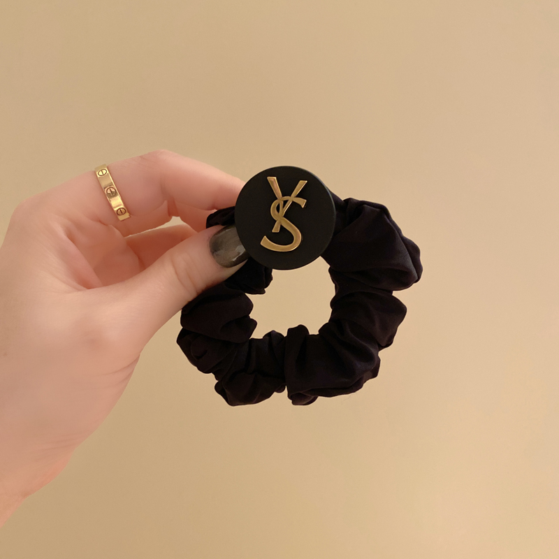 简约百搭字母大肠发圈