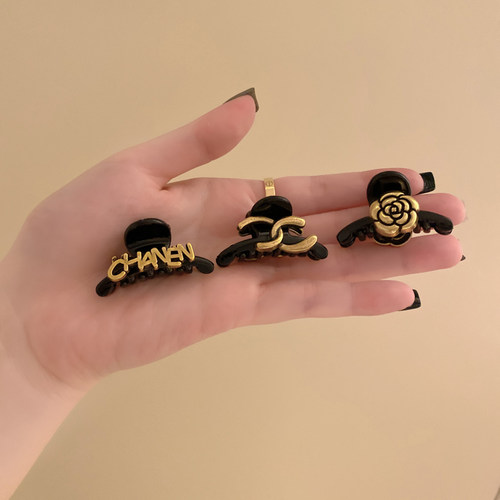 高级感蝴蝶结珍珠抓夹