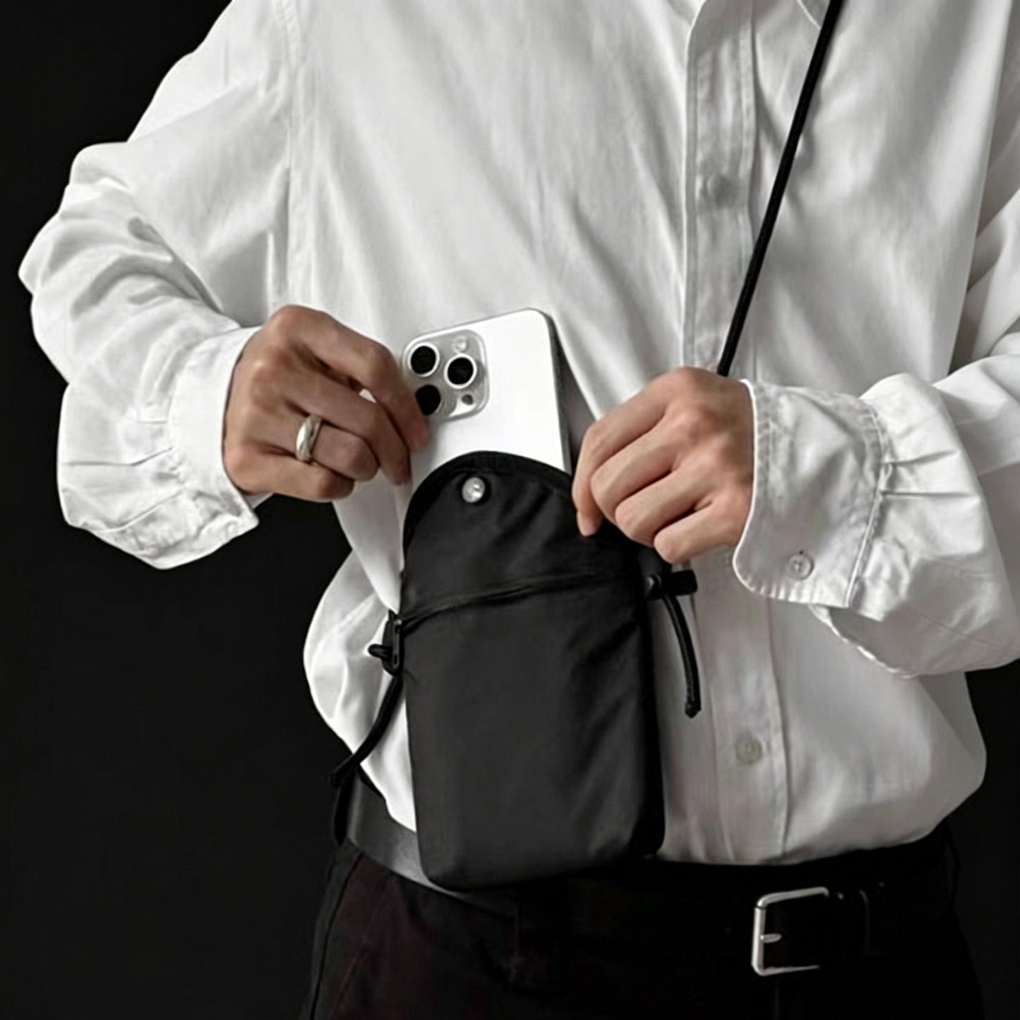 ins新款手机斜挎收纳护照包多功能旅行证件收纳包拉链小型便携