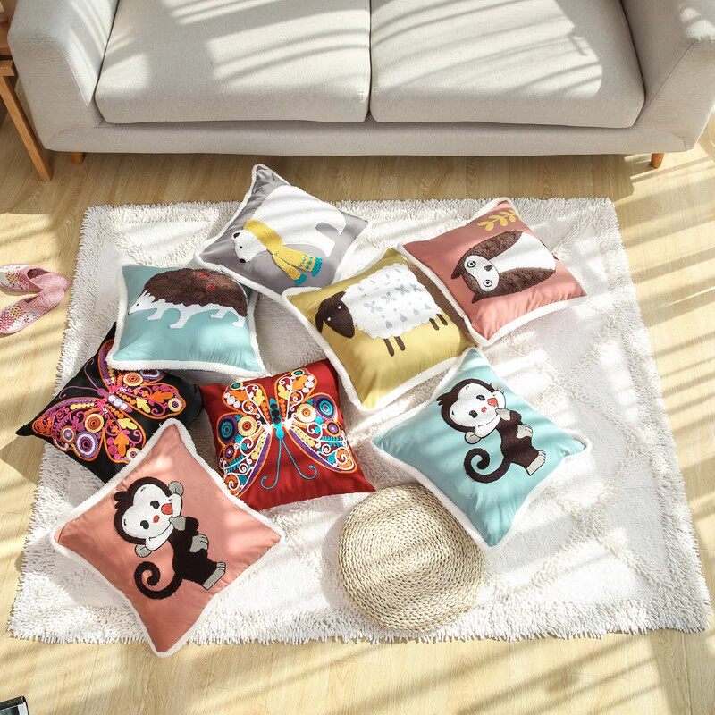 日式创意卡通纯棉刺绣抱枕客厅沙发靠背垫轻奢高级感枕套午睡枕头