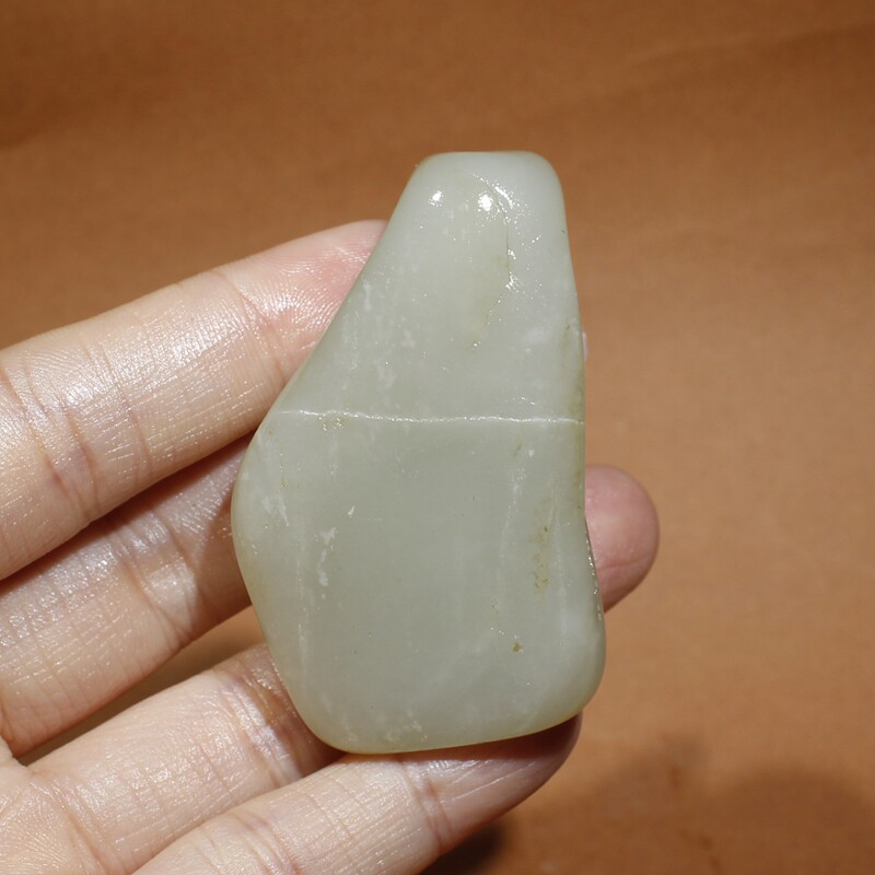 新疆和田玉天然玉石青白玉籽料
