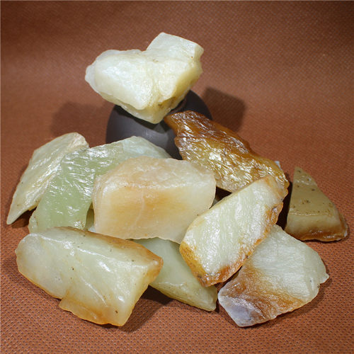新疆和田玉且末金山矿料新手练习