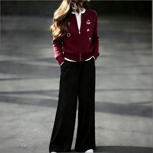 冬装韩系穿搭一整套洋气减龄复古气质慵懒刺绣针织红色毛衣套装裤