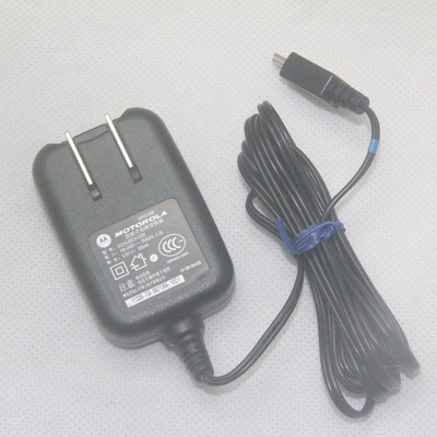 摩托罗拉Z3Z6 Q8 A1200 1800 V360 E2E6 W510 V3i V3iE U6充电器