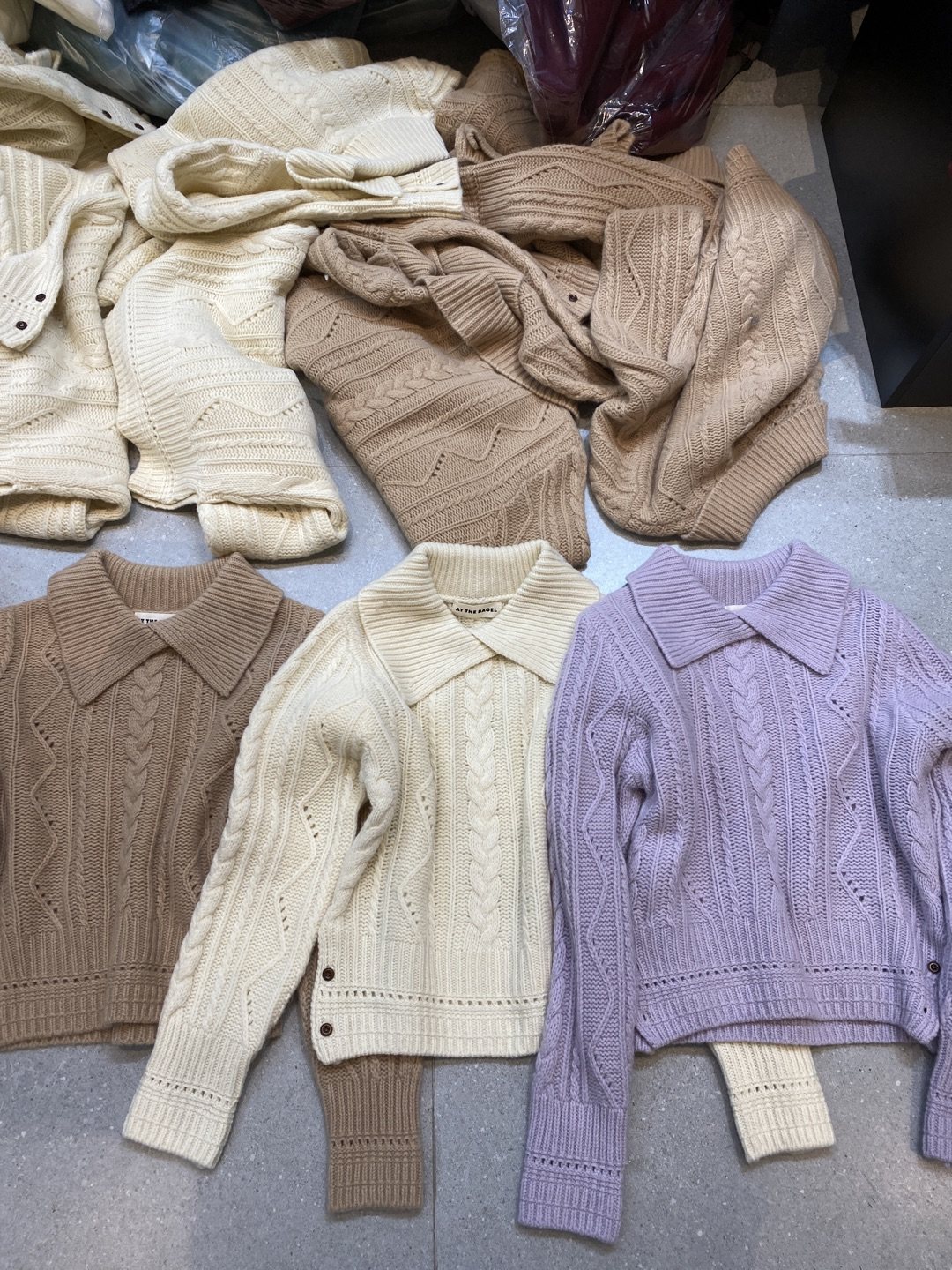 570新品韩系高品质翻领麻花针织衫秋冬百搭显瘦下摆纽扣毛衣上衣