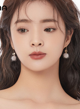 ona秋冬蝴蝶结毛球耳环女