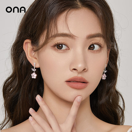 ona蝴蝶结耳环女轻奢气质高级感耳坠2024年新款爆款仿珍珠耳饰品