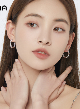 ona璀璨爱心圆圈耳环女轻奢高级感日常通勤耳坠2025年新款潮耳饰